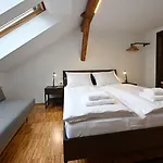 Готель Atik 2*
