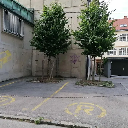 Ξενοδοχείο Atik 2*