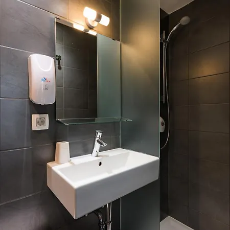 Ξενοδοχείο Atik 2*