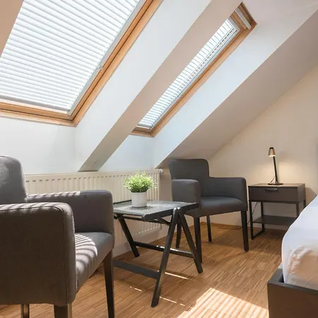 Готель Atik 2*