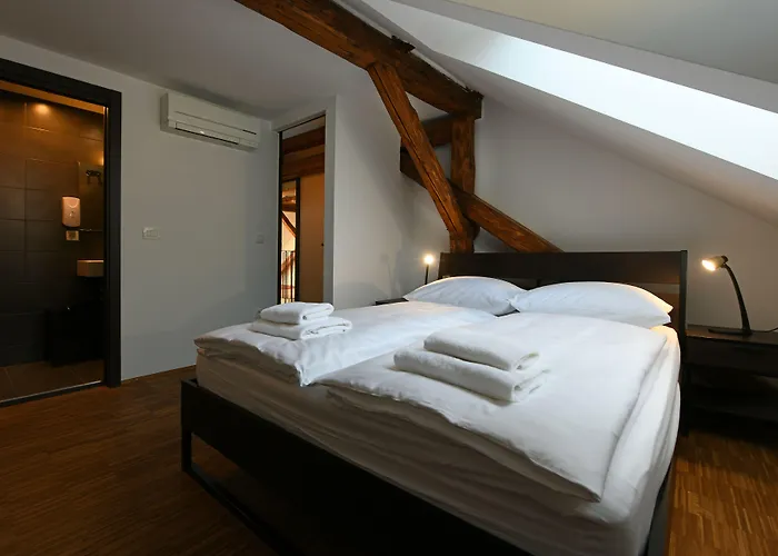 Atik 2* לובליאנה